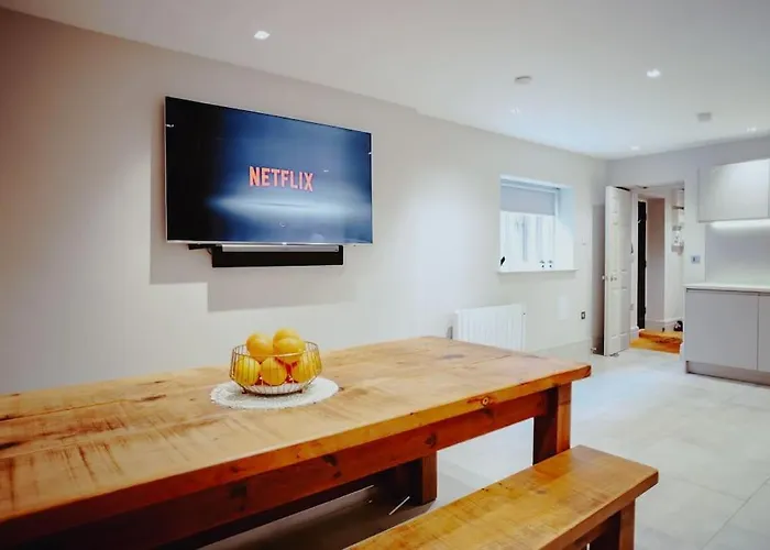 3-story Townhouse - Sleeps 8 Leeds (West Yorkshire)